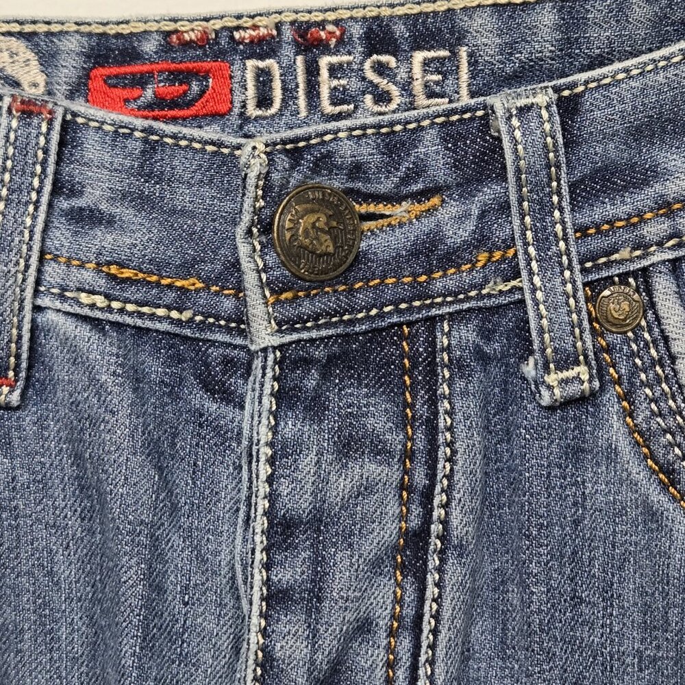 Diesel Mens Jeans Size 31 Blue Denim Straight Casual Designer - Picture 4 of 12